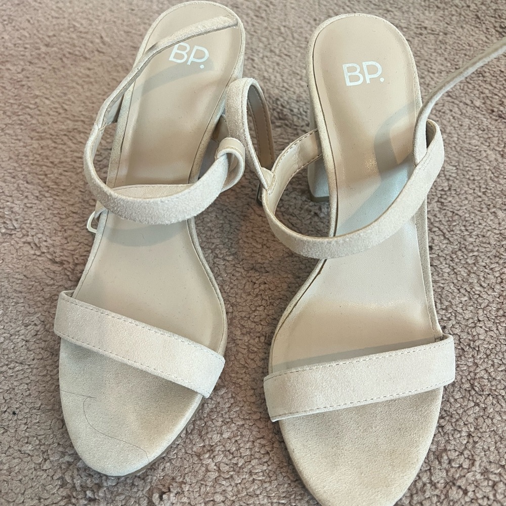 Madden Girl Heels in Beige/Tan/Cream